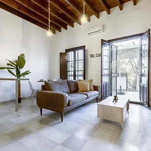 https://terraza-de-triana.es-andalucia.com